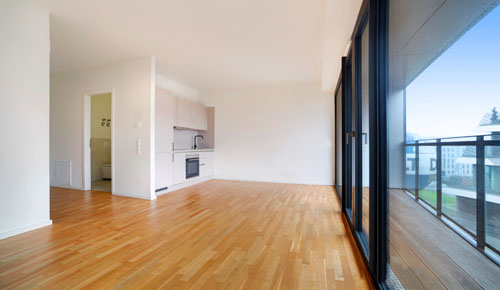 2 Zimmer & offener Küche & großem Balkon in Mitte