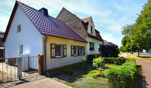 Kleines Bauernhaus mit Scheune und Nebengelass in Ortsrandlage von Jeserig