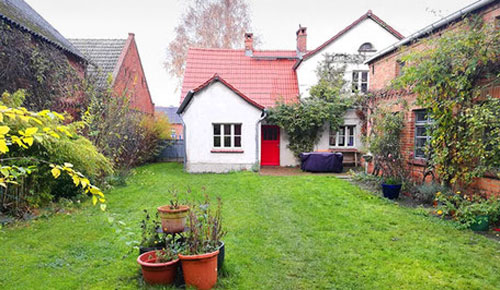 Einfamilienhaus mit Nebengebäuden in Söllenthin 
